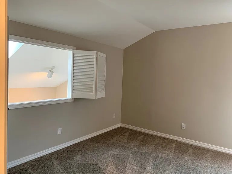 9613 NW Miller Hill Dr — Photo 8