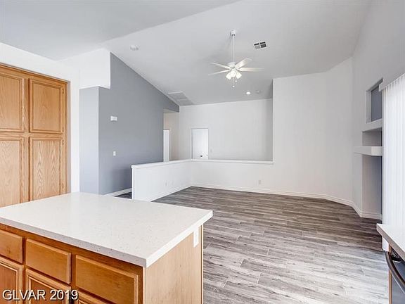 4th image of 2515 Weeping Rock Ave