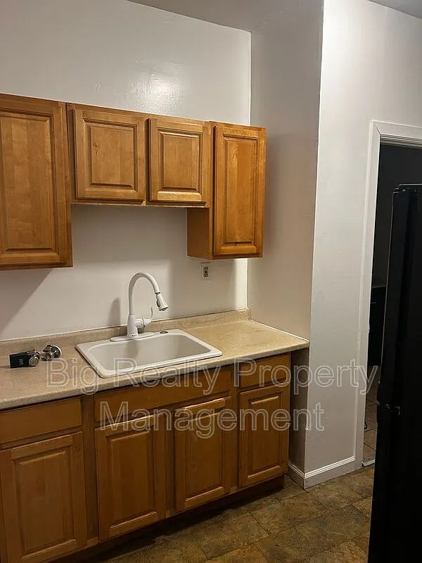 Photo 2 of 4 - 29 N Main St #2F - Spring City, PA Building Photo - 29 N Main St #2F