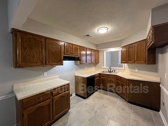 3rd image of 4406 Forest Valley Cv