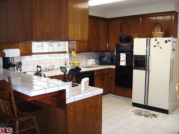 5th image of 2204 Marshallfield Ln