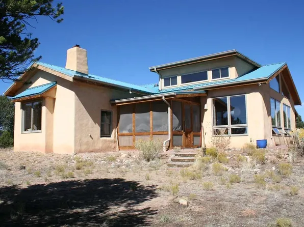 49 Kirk Ln, Carson, NM 87517