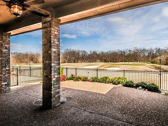 2nd image of 924 Shoal Creek Dr