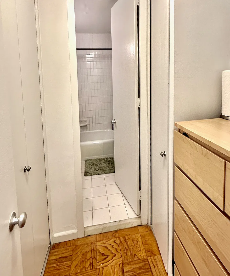 300 East 33rd Street — Photo 4