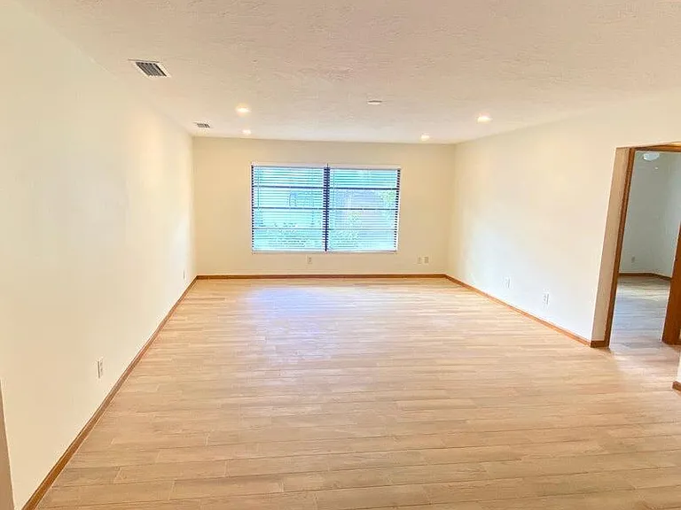 5585 Pennock Point Rd — Photo 14