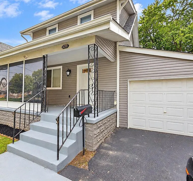 964 Lawrence Dr