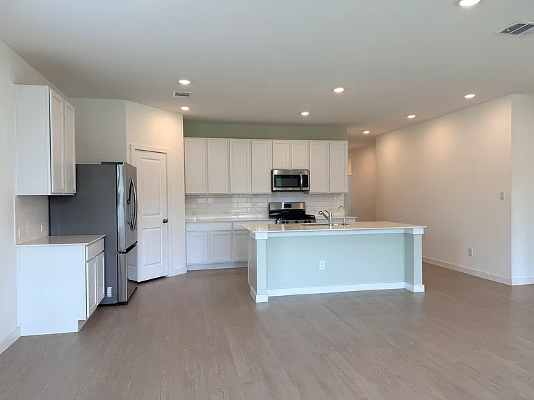 31979 Rustle Pkwy — Photo 16