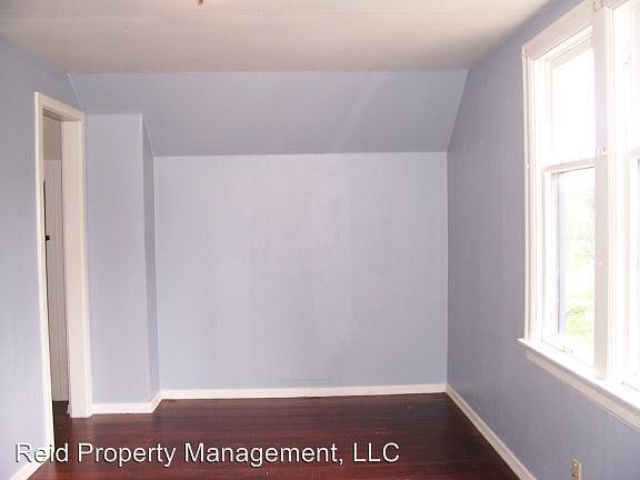 4th image of 1113 N Cambrian Ave