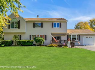 17 Glenmore Rd, Freehold, NJ 07728