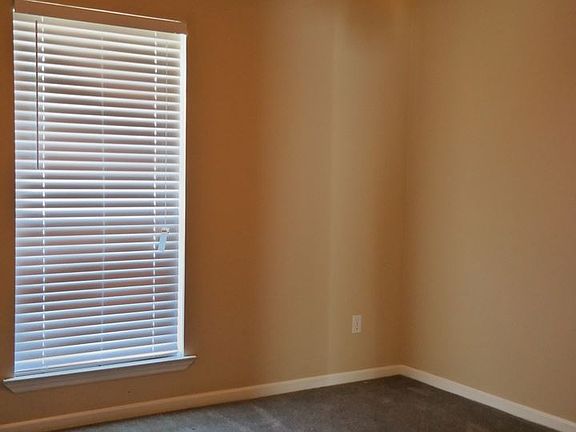4th image of 142 Dana Dr