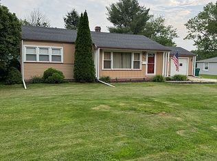 378 E Prairie St, Farmington, IL 61531