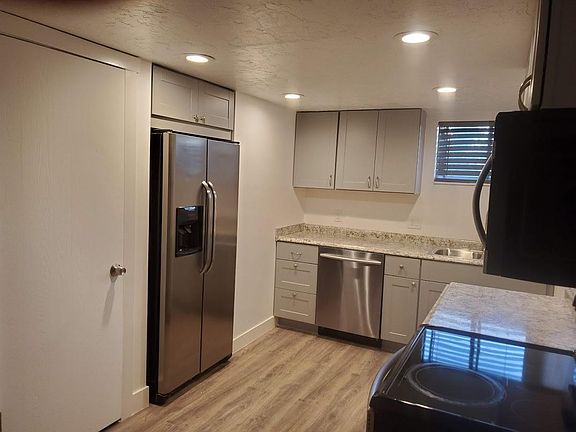 3rd image of 7909 S Chadbourne Dr #B