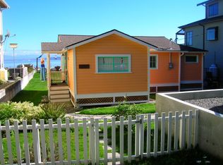 6627 Columbia Beach Dr, Clinton, WA 98236