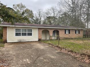 2130 Springwood Rd, Gautier, MS 39553