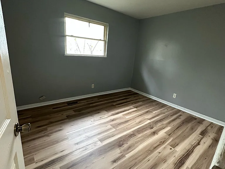 3330 Laurel St — Photo 10