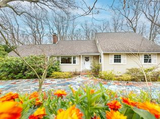 9 Mount Grey Rd, Stony Brook, NY 11790