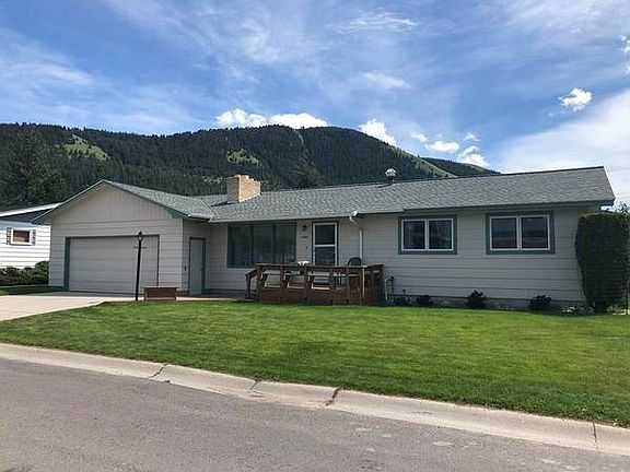 2nd image of 1207 Pineview Dr