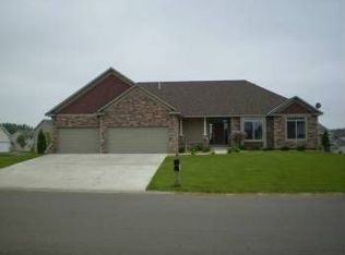20517 Gateway Ct, Lakeville, MN 55044