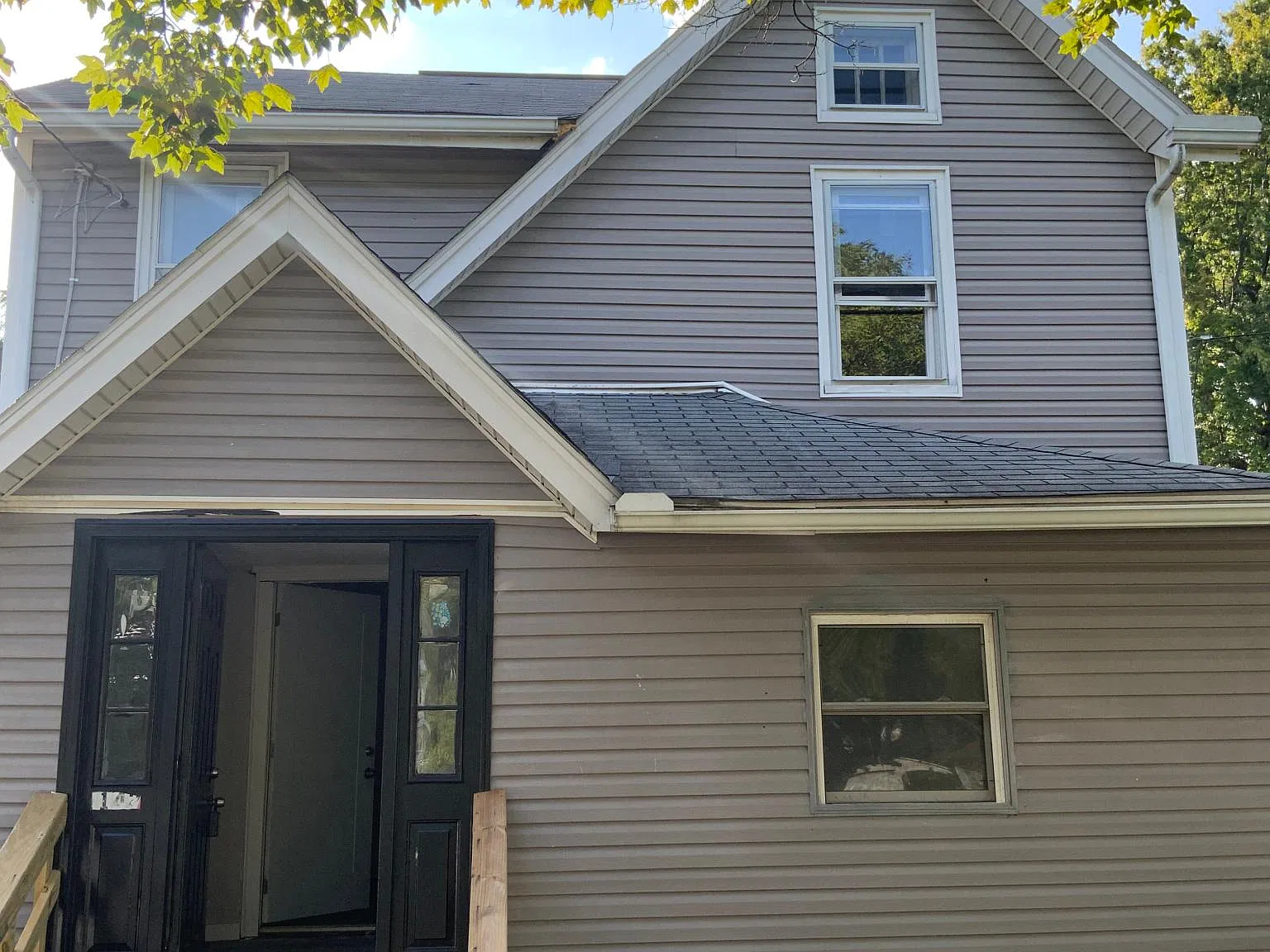 1142 Herberich Ave — Photo 1