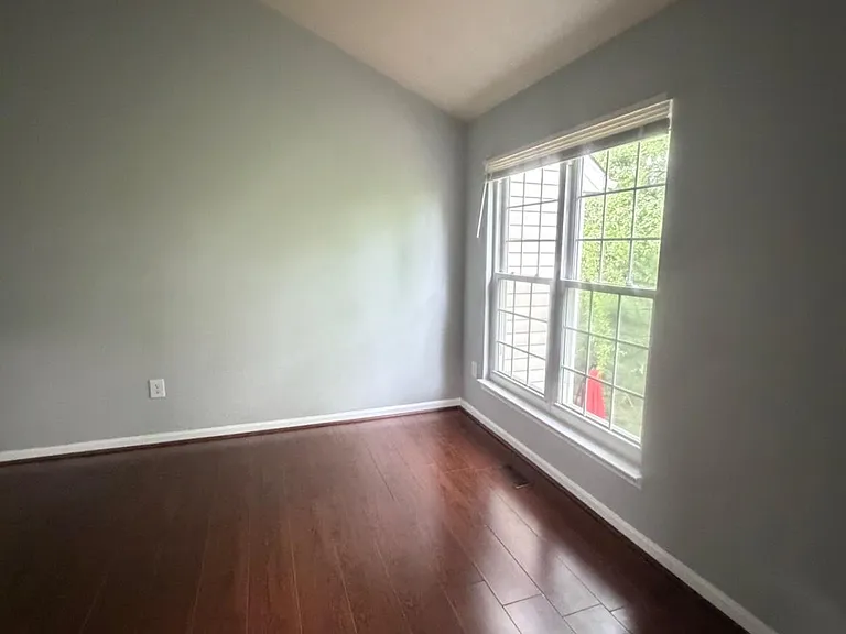 10875 Sherwood Hill Rd — Photo 24