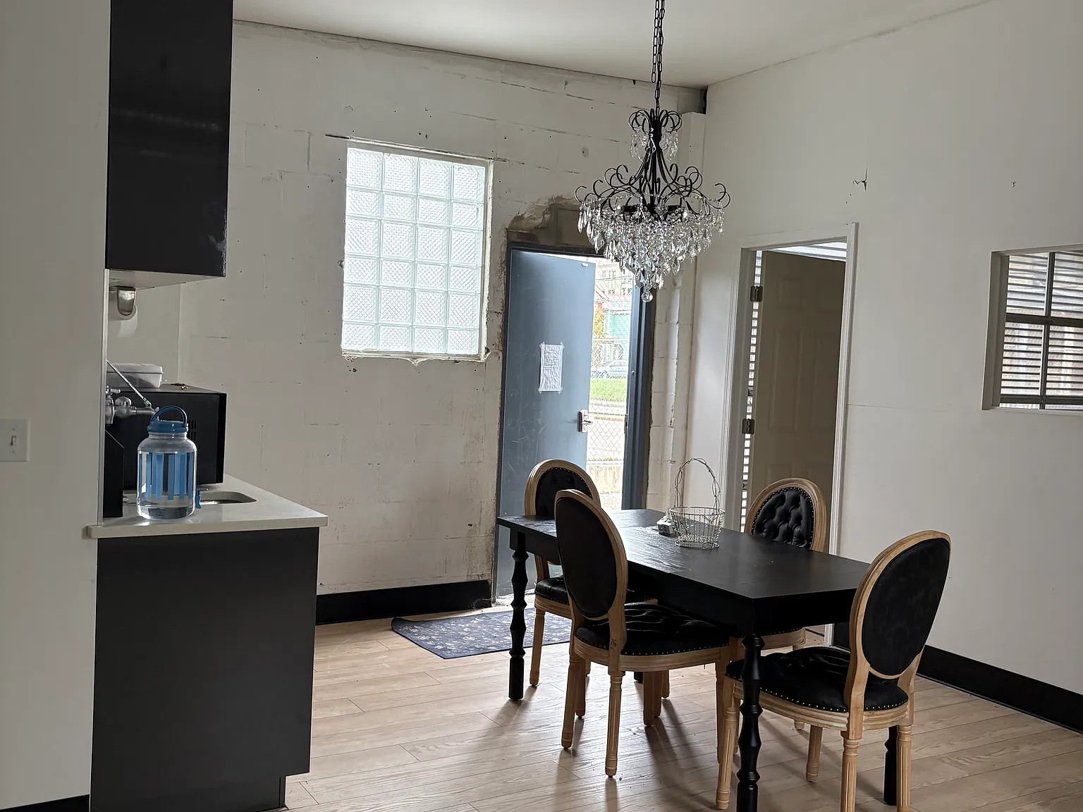 Studio, 1900 sqft, $2,850 — Photo 4