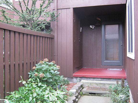 3rd image of 49 Tilegate Gln