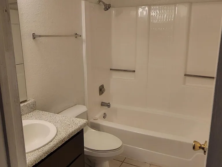 Modern Quarters Apartments — Photo 41