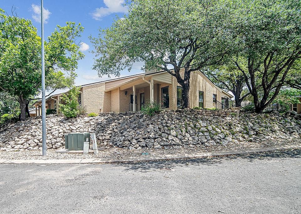 1st image of 428 Summit Cir