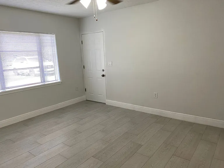 925 Mead Ave — Photo 9