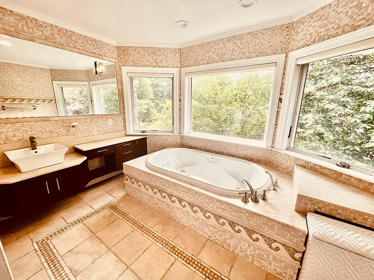 210 Birchwood Park Dr — Photo 9