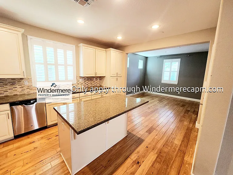 1563 Parkside Way — Photo 7
