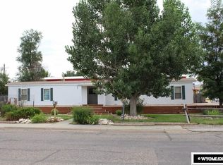515 S 7th St, Thermopolis, WY 82443