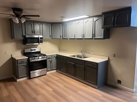 432 S Real Rd, Bakersfield, CA