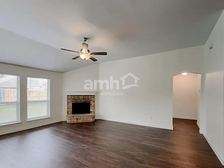 120 Jennings Dr — Photo 6