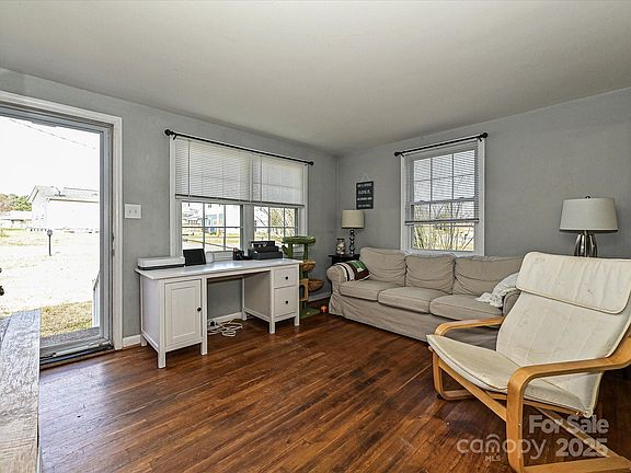 2nd image of 306 Dellwood Dr