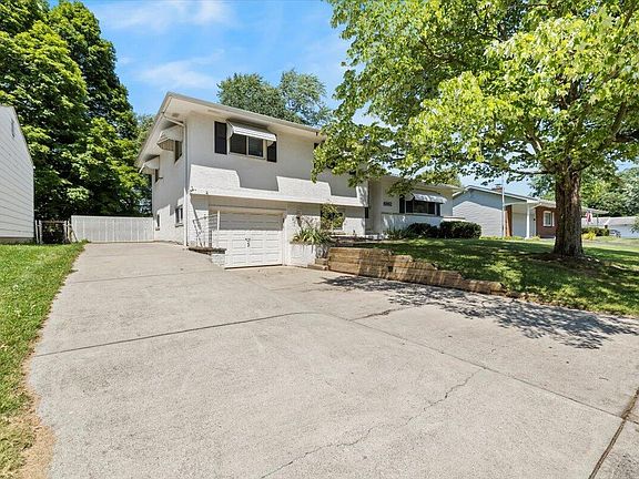 3rd image of 6862 Ardelle Dr