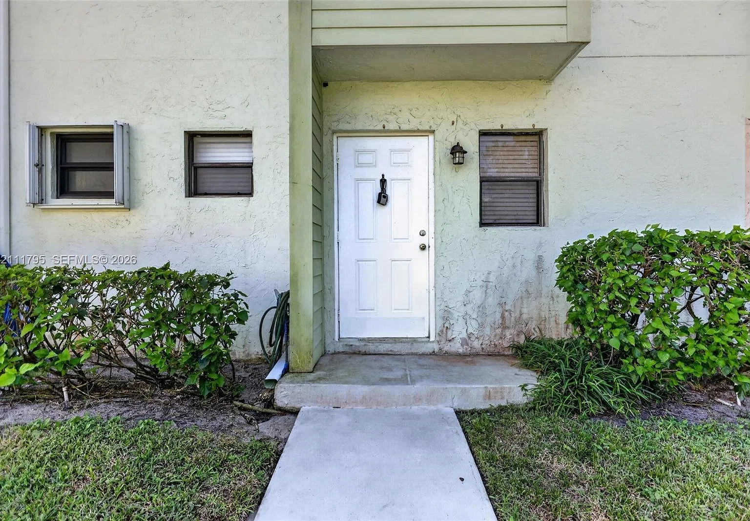 Island Village Phase Ii — Photo 1
