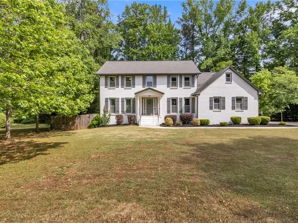 135 London Berry Ct, Tyrone, GA 30290