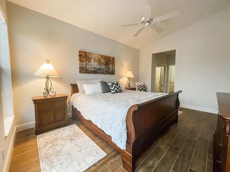 8402 Mulligan Cir — Photo 13