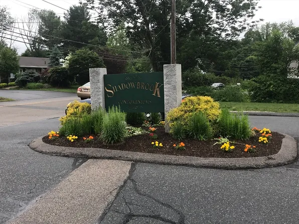 3 Shadowbrook Ln APT 26, Milford, MA 01757