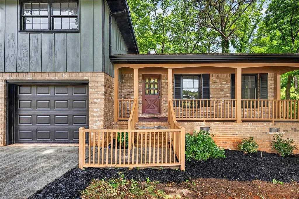 3 bed, 2.5 bath, 1782 sqft, $1,900 — Photo 4