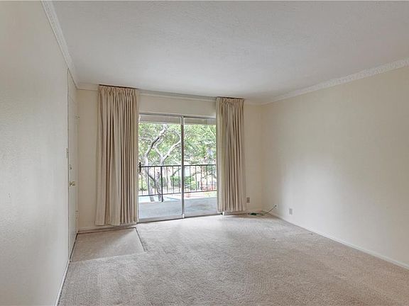 4th image of 7910 Royal Ln #219C