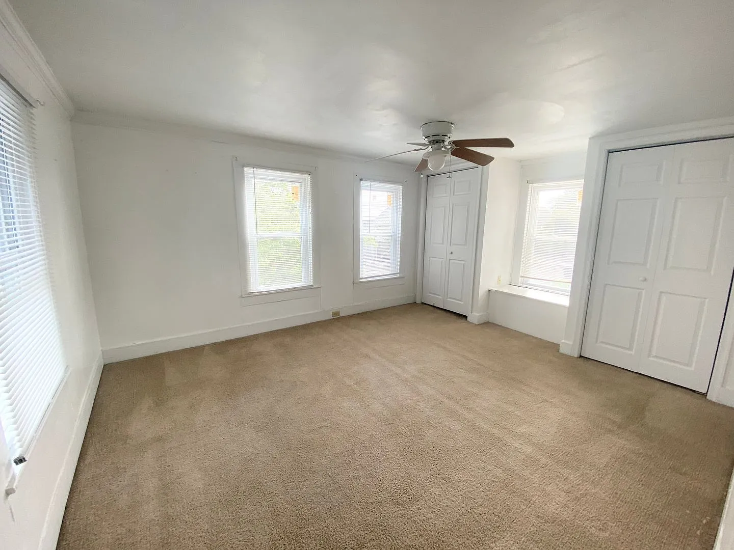 409 W Colonial Ave — Photo 3