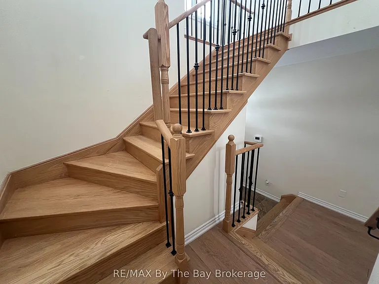 152 Allegra Dr — Photo 9