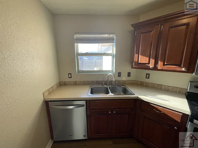 4416 SW Hickory Ln — Photo 29