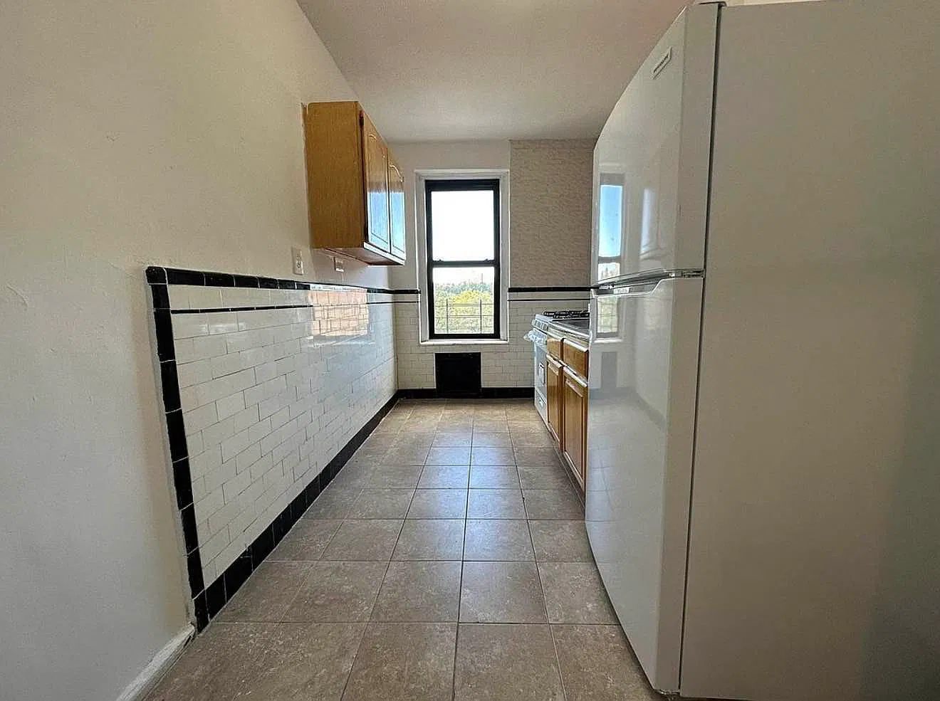 1920 Osborne Pl — Photo 4
