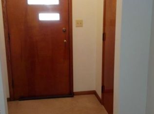 69 Elmwood Dr, Tallmadge, OH