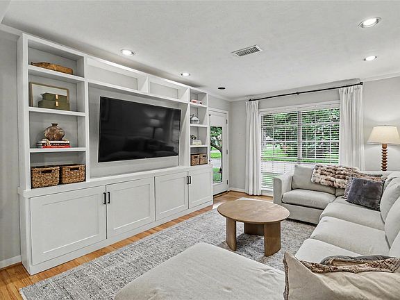 2nd image of 2303 Bron Holly Dr