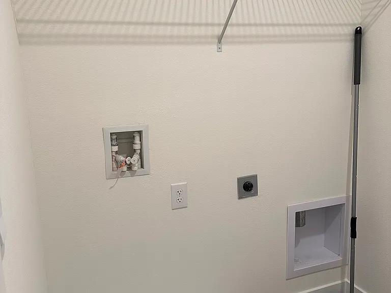 412 Chayne Pl — Photo 12