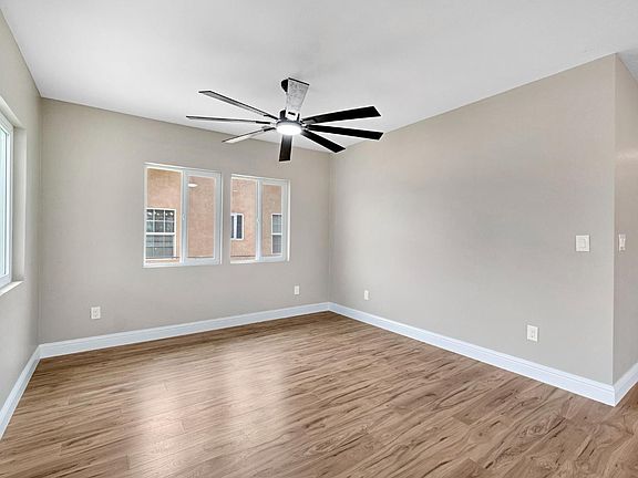 5th image of 521 Humboldt Ave